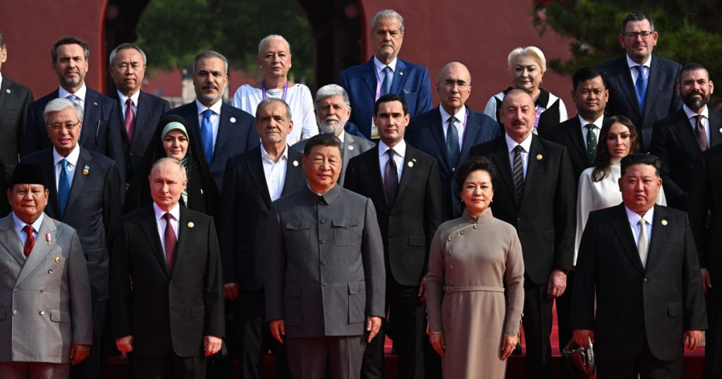 Adrian Năstase și Viorica Dăncilă s-au fotografiat alături de dictatorii lumii: Xi Jinping, Vladimir Putin și Kim Jong Un