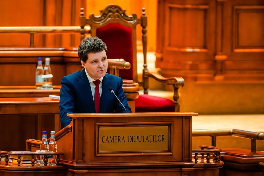 Nicușor Dan: Viața noastră politică a fost influențată de SRI