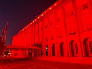 Palatul Victoria va fi iluminat în roșu duminică pentru a celebrează Ziua Mondială de Conștientizare asupra bolii Duchenne