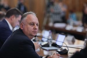 Procurorii DNA l-au reținut pe secretarul de stat din Ministerul Economiei.