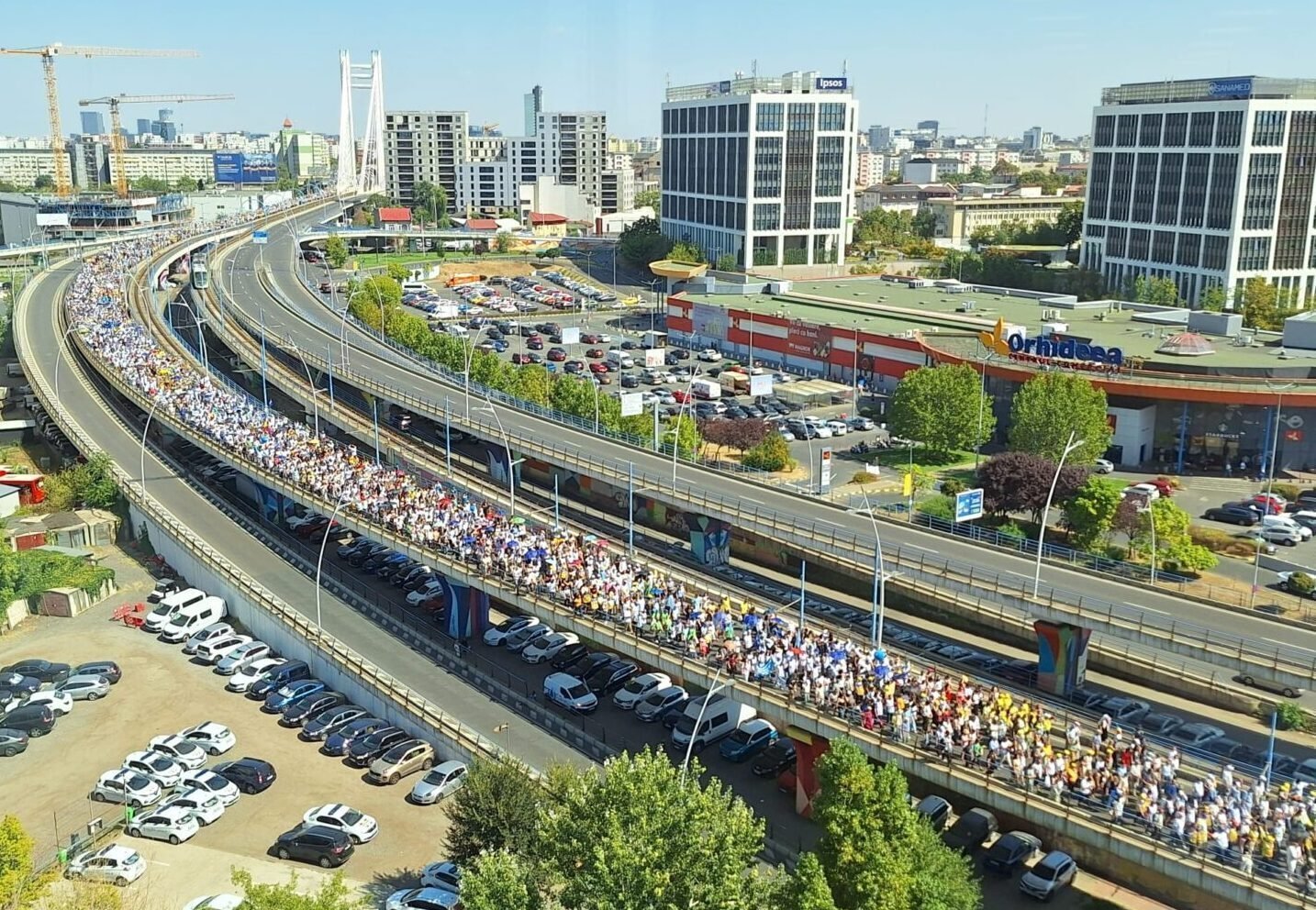 Președintele Nicușor Dan afirmă că protestul profesorilor nu a avut un scop politic; opinii diferite despre impactul acestor modificări, unii considerându-le catastrofale, alții gestionabile, iar rezultatele vor fi vizibile în două luni