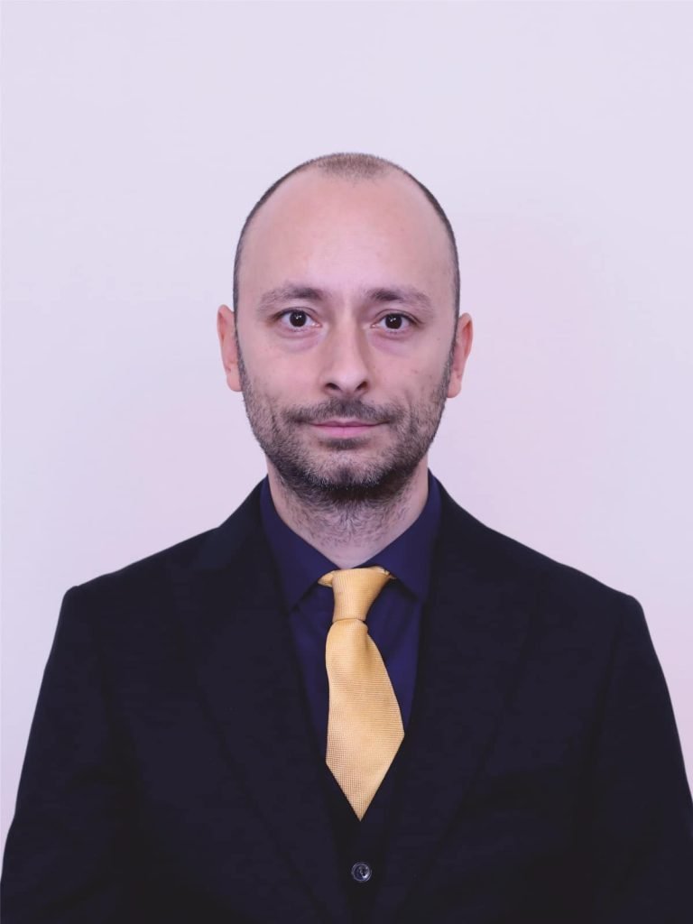 Mihai Pascariu - Întrebare parlamentară - Reorganizarea prin comasare a trei licee tehnologice din municipiul Arad