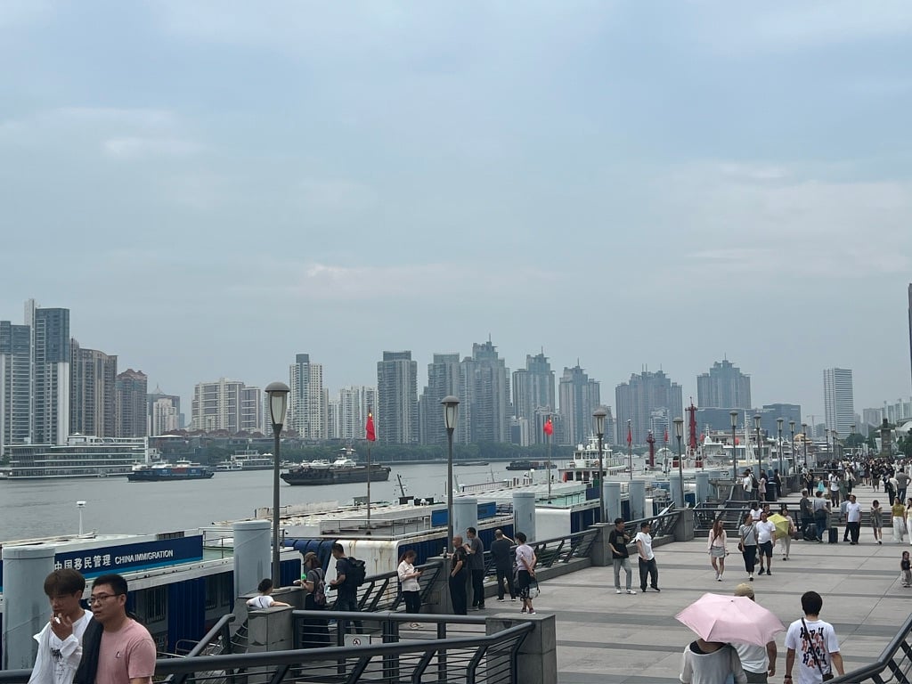 Shanghai-chinezi-China.jpeg
