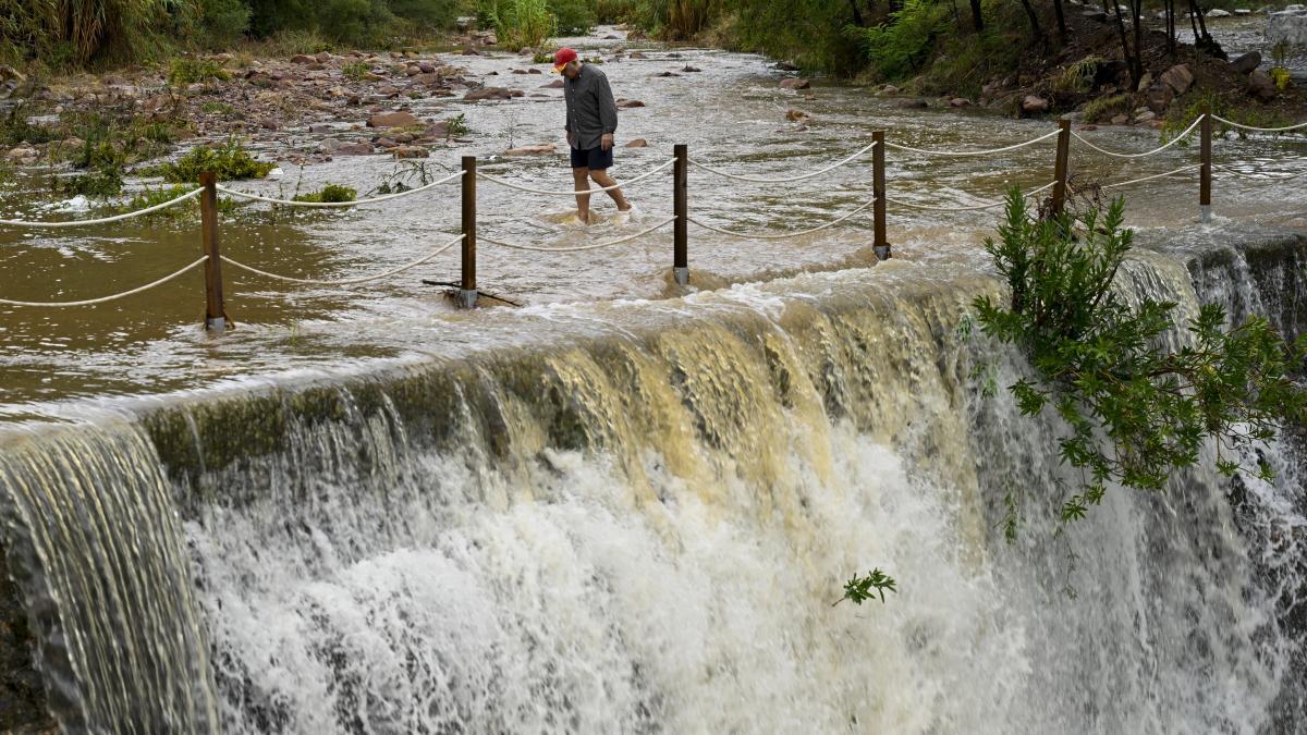 [ad_1] situația meteo din Comunitatea Valenciană rămâne critică, autoritățile locale fiind în alertă maximă din cauza unui puternic temporal care afectează regiunea