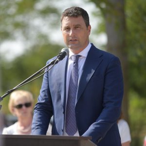 Tanczos Barna: Inițial, Cseke a sugerat scăderea cu 20% a numărului de posturi în administrația locală, bazându-se pe recensământ, nu pe datele INS / În jur de șase mii de persoane ar fi fost disponibilizate / Premierul se așteaptă la aproximativ 13.000 de persoane