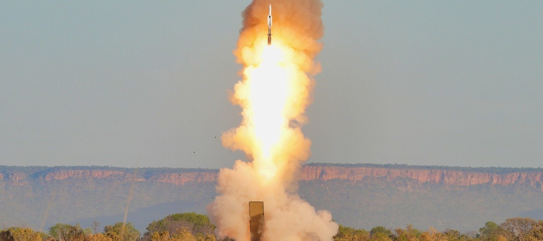 Typhon_Mid-Range_Capability_MRC_missile_system_firing_SM-6.jpg