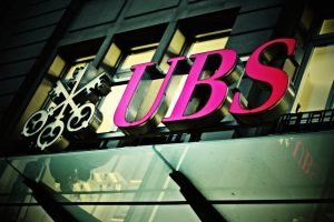 UBS, banca elvețiană, analizează posibilitatea relocării în Statele Unite pentru a ocoli noile reglementări de capital din Elveţia