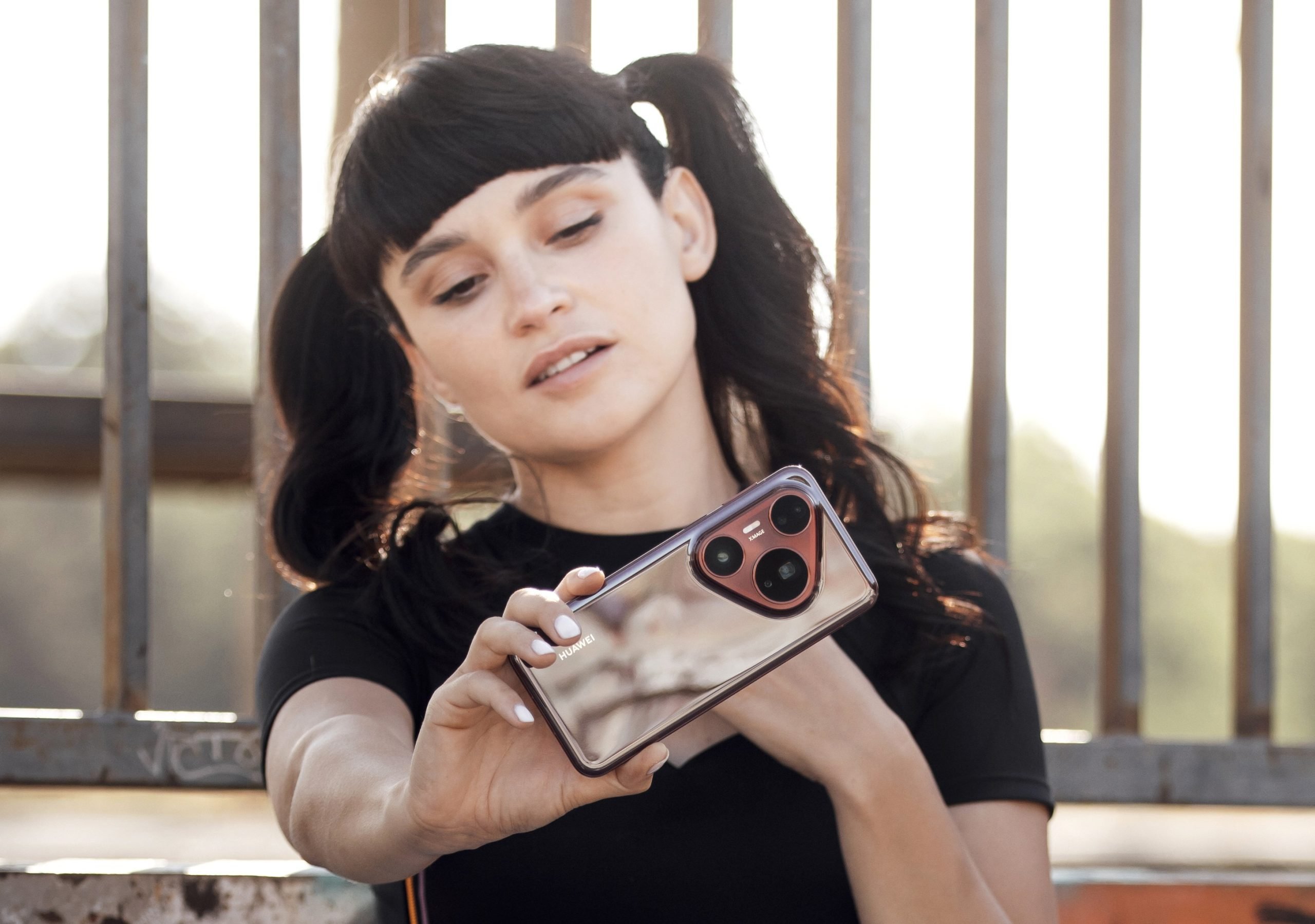 [ad_1] Irina Rimes a filmat cel mai recent videoclip, intitulat DnB Moldovenesc, utilizând un smartphone de ultimă generație, HUAWEI Pura 80 Ultra