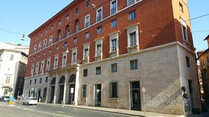 De la influența proletariatului la rafinamente culinare de lux: clădirea fostului Partid Comunist Italian devine hotel de cinci stele cu restaurant elegant și terasă panoramică pe acoperiș