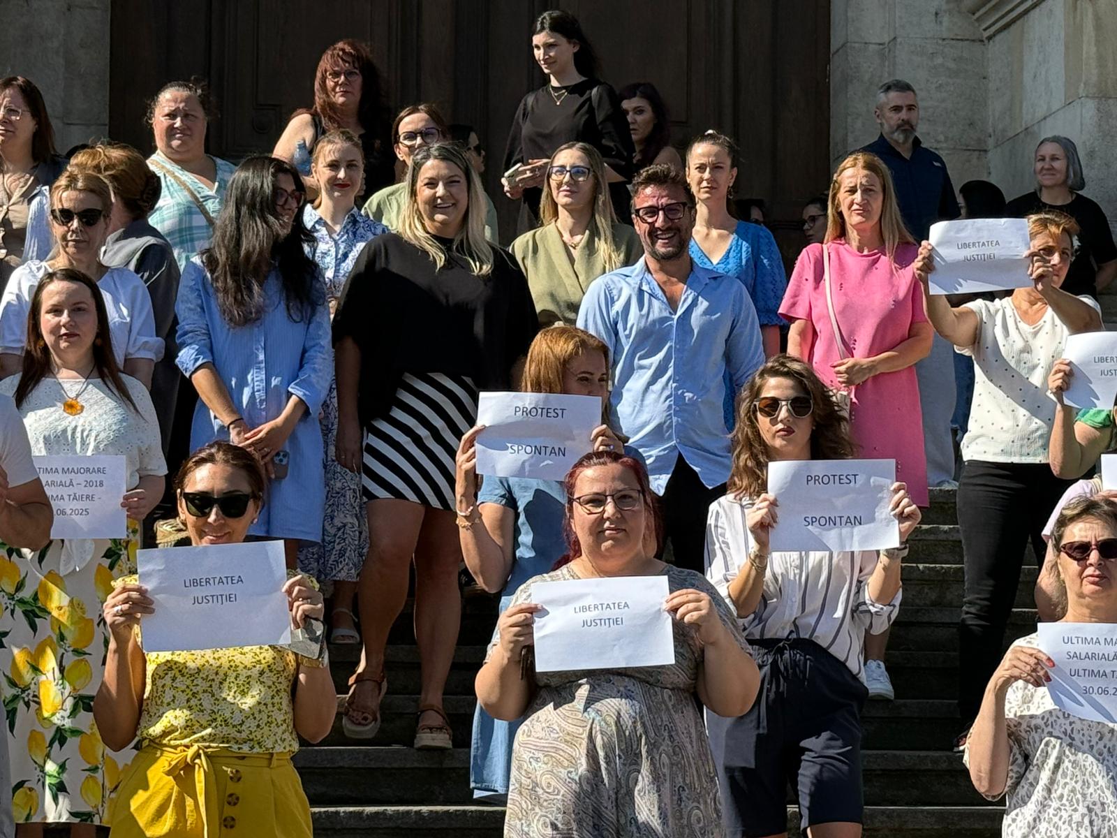 Sindicaliștii din domeniul financiar protestează sâmbătă în fața Ministerului Finanțelor, având zece revendicări, inclusiv finanțare adecvată pentru instituții, reguli realiste pentru muncă și digitalizare eficientă