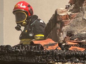 Incendiu la o stație de reciclare deșeuri dintr-o comună arădeană, cu extindere pe 6.000 de metri pătrați, angajații evacuați în siguranță