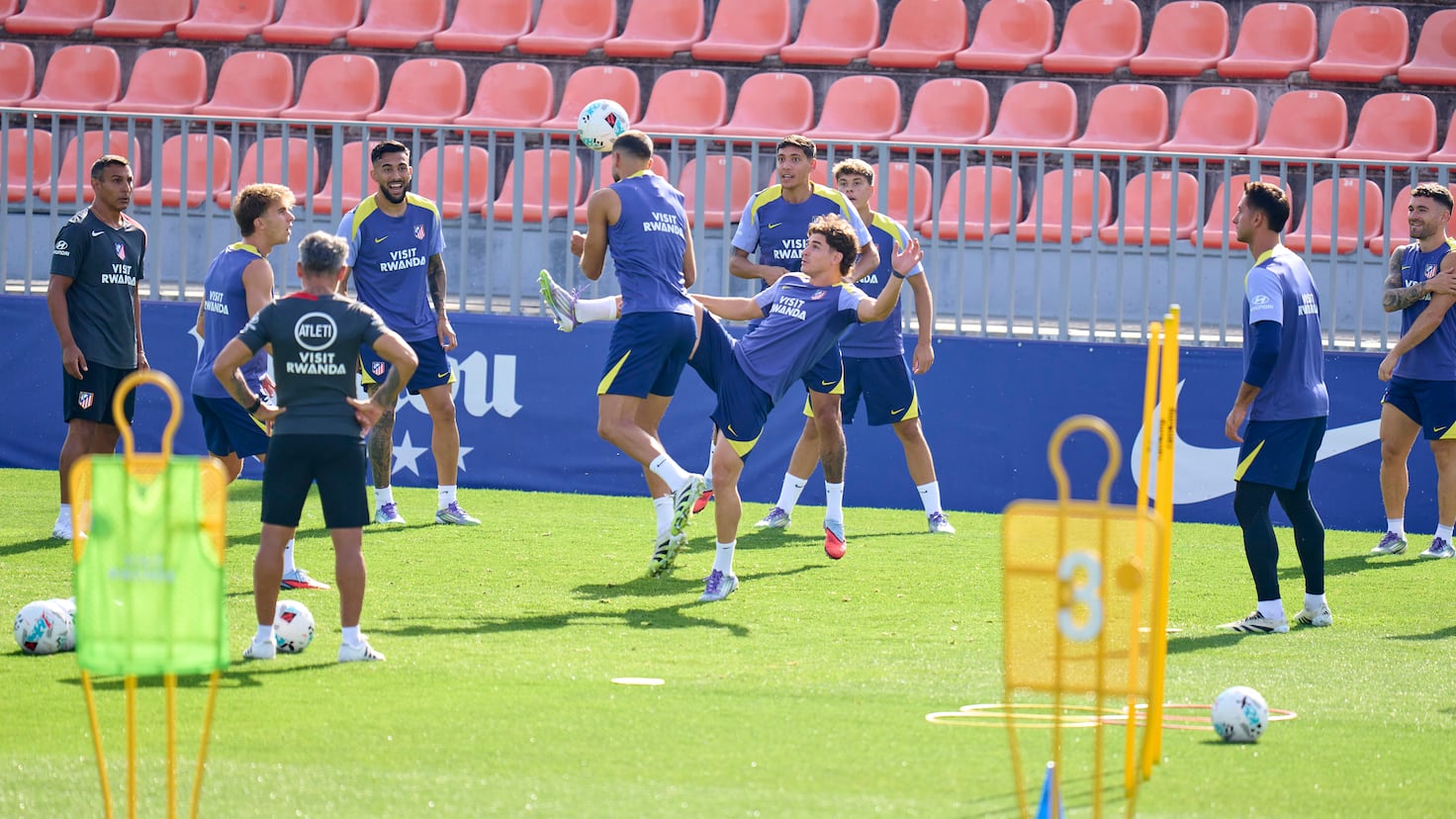 Pe urmele stadionului Anfield