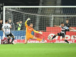 Transmisiune video în direct și text | Echipa de fotbal ”U” Cluj.