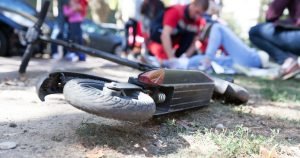 Băiat de 13 ani, decedat după o căzătură cu trotineta