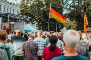 Partidul naționalist german de extremă dreaptă AfD, confruntat cu decesul mai multor candidați înainte de un scrutin local important, a generat rapid teorii ale conspirațieiea noastră”