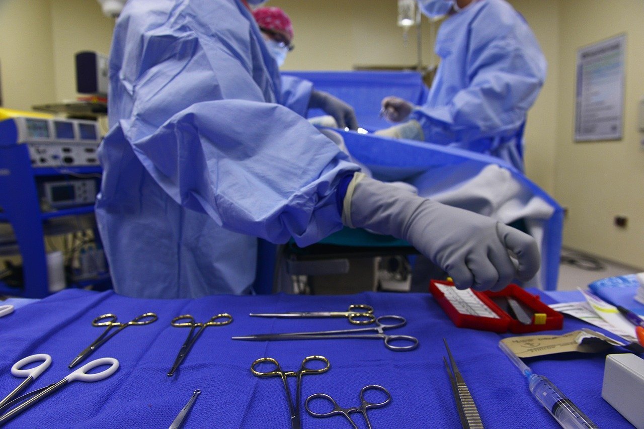 Ministrul Sănătății organizează sesiuni de instruire pentru asistente și infirmiere privind prevenirea răspândirii infecțiilor în unitățile medicale