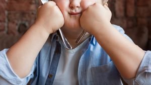 UNICEF avertizează că obezitatea devine mai frecventă decât subponderalitatea în rândul tinerilor la nivel mondial, evidențiind un moment crucial în sănătatea adolescentină, cu peste 188 milioane de copii și adolescenți afectați