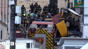 Lisabona: cel puțin 15 morți după accidentul funicularului istoric