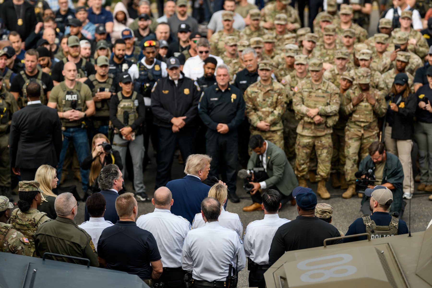 [ad_1] Președintele Donald Trump a afirmat marți că intenționează să se întâlnească cu liderii militari ai Statelor Unite și că va demite imediat pe cei pe care nu îi agreează, în cadrul unei reuniuni misterioase și neașteptate organizate de șeful Pentagonului, Pete Hegseth, cu toți comandanții militari americani din întreaga lume, conform unui site de știri