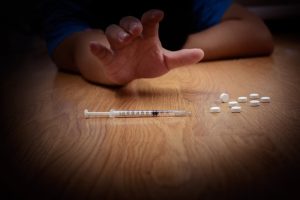 Un tânăr din zece a experimentat droguri cel puțin o dată în viață, iar dacă nu acționăm corespunzător, până la trei sau patru tineri din zece pot ajunge să încerce substanțe interzise, avertizează directorul unei agenții guvernamentale de combatere a consumului de droguriea noastră”