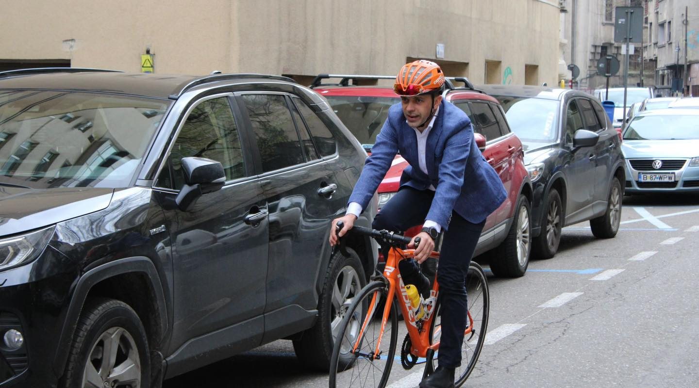 eduard-novac-bicicleta-trafic.jpg