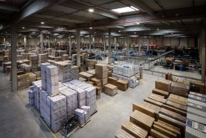 eMAG pune în vânzare depozitul de 100 milioane euro din Ungaria