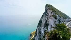 Un submarin rus din Flota Mării Negre, aflat în dificultate în apropierea Gibraltarului, îndreptându-se spre Oceanul Atlantic