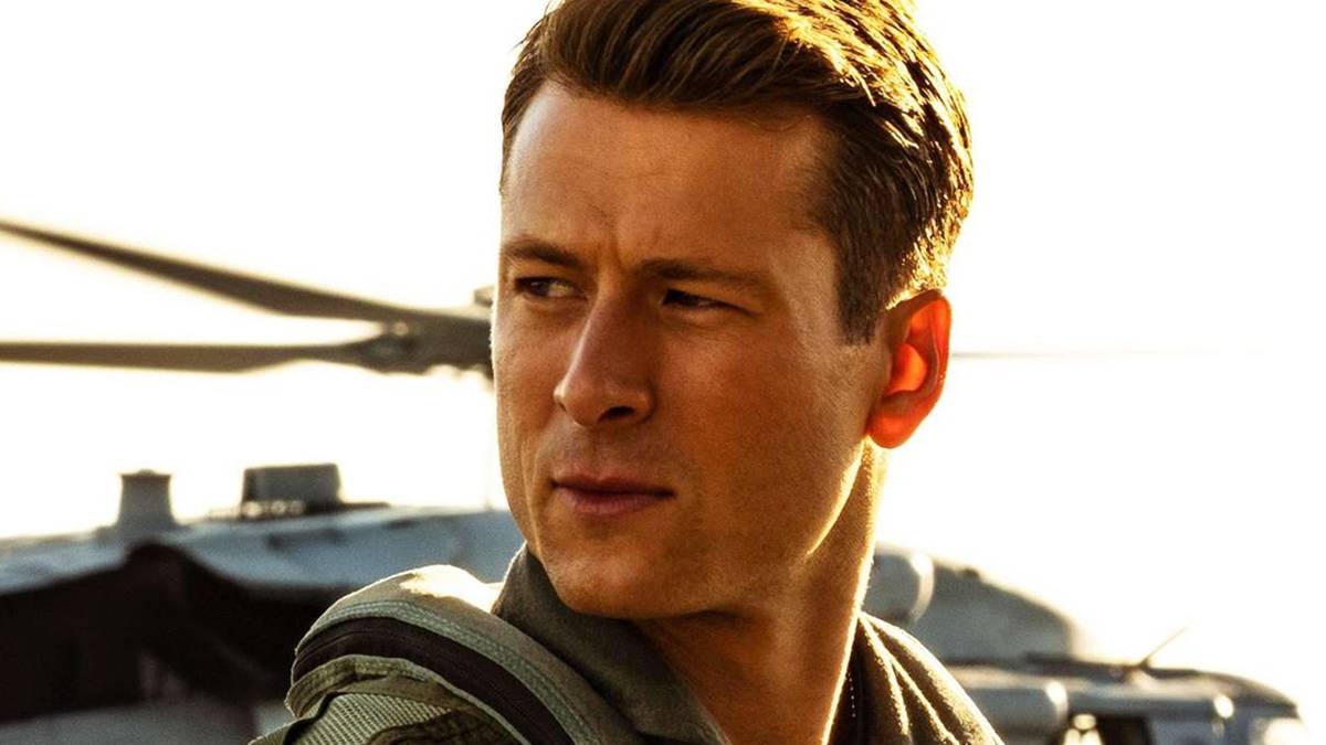 glen-powell-top-gun-maverick-072424-41d2a727905c423da6fbf6d51eb54fcd.jpg