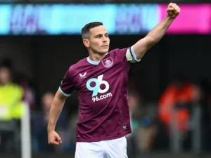 Burnley – Nottingham Forest: previziuni, știri despre echipă, aliniere