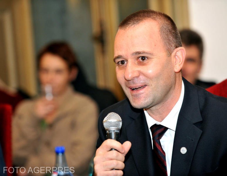 Fostul general al Serviciului Român de Informații, Dumitru Dumbravă, s-a stins din viață la vârsta de 53 de ani, în timp ce era în curs de judecată într-un dosar legat de fostul său coleg, Florian Coldea.