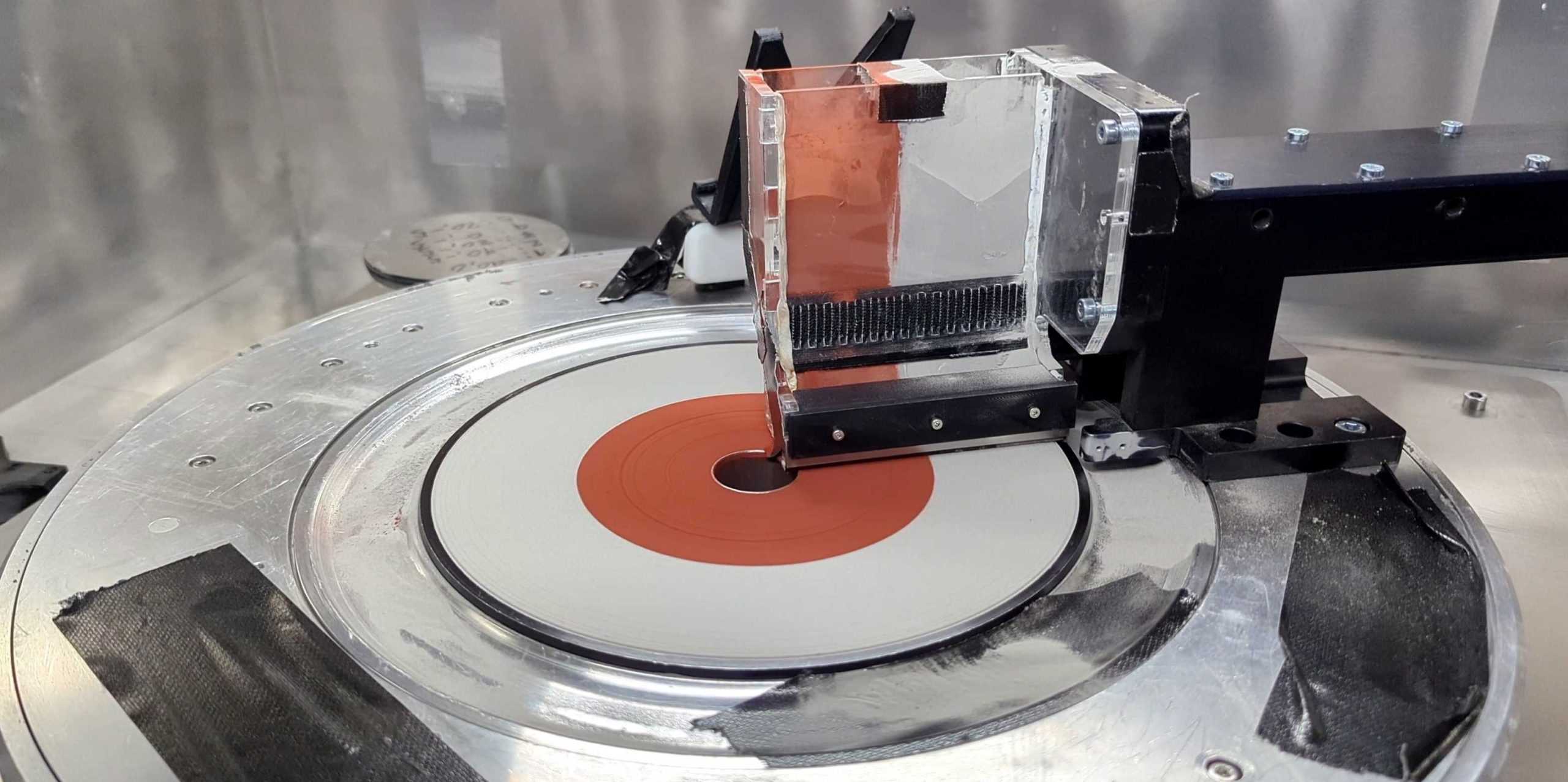 [ad_1] O echipă de studenți de la ETH Zurich a dezvoltat o imprimantă 3D metalică inovatoare, capabilă să proceseze simultan mai multe metale, reducând timpul de fabricație și deschizând noi perspective pentru industrii precum cea aerospațială și cea mecanică