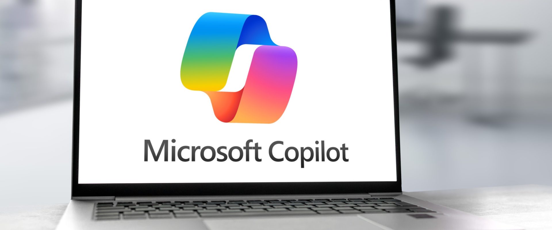 instalare-obligatorie-copilot-pe-windows-calculator-pc-microsoft.jpg