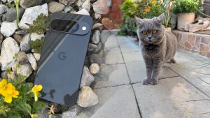 Recenzie Google Pixel 10: performant, autonomie excelentă, fotografie și AI avansat, sunet superb