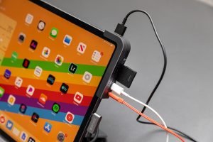 Ghid detaliat pentru curățarea portului USB-C și remedierea problemelor accesoriilor pe iPad