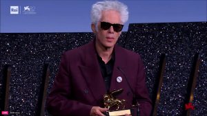 Clip video „Father Mother Sister Brother” de Jim Jarmusch, câștigător al Trofeului Leul de Aur pentru cel mai bun film