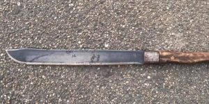 Un bărbat a pierdut viața după ce a agresat copii și polițiști cu o macetă, în apropiere de Toulon, Franța