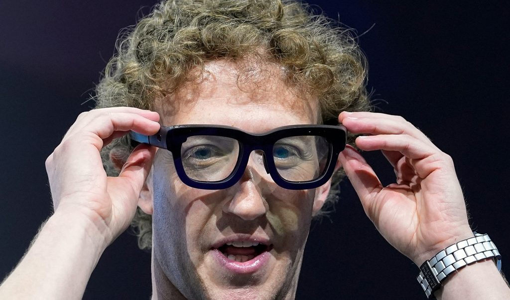 mark-zuckerberg-rateu-ochelarii-inteligenti.jpg