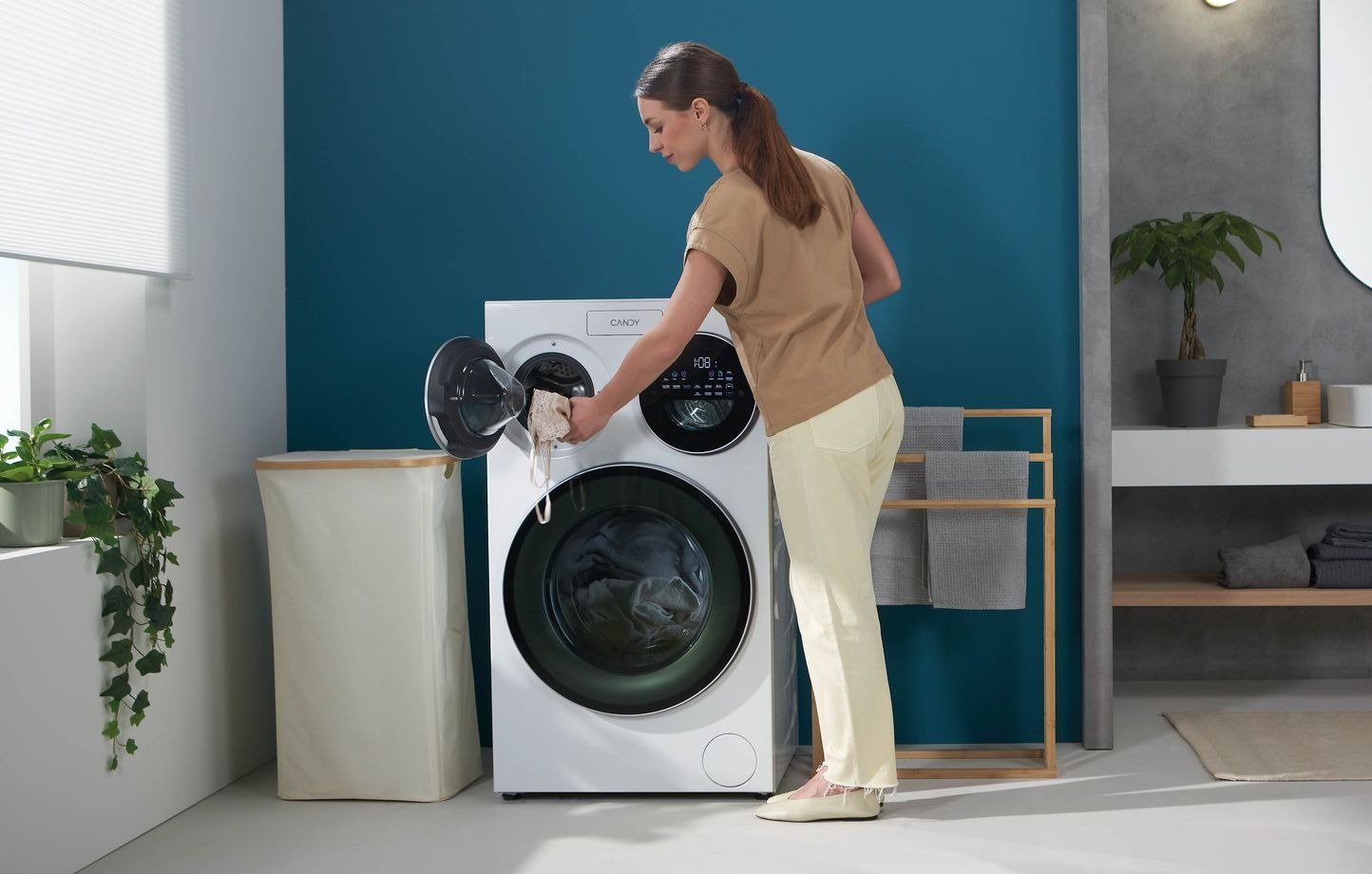 [ad_1] Producătorul italian Candy marchează 80 de ani de activitate prin lansarea unui model inovator de mașină de spălat, Candy Multi Wash, prezentat la târgul IFA 2025 de la Berlin