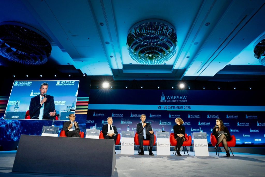 Ministrul Apărării subliniază la Forumul de Securitate de la Varșovia importanța consolidării Flancului Estic pentru o Europă sigură