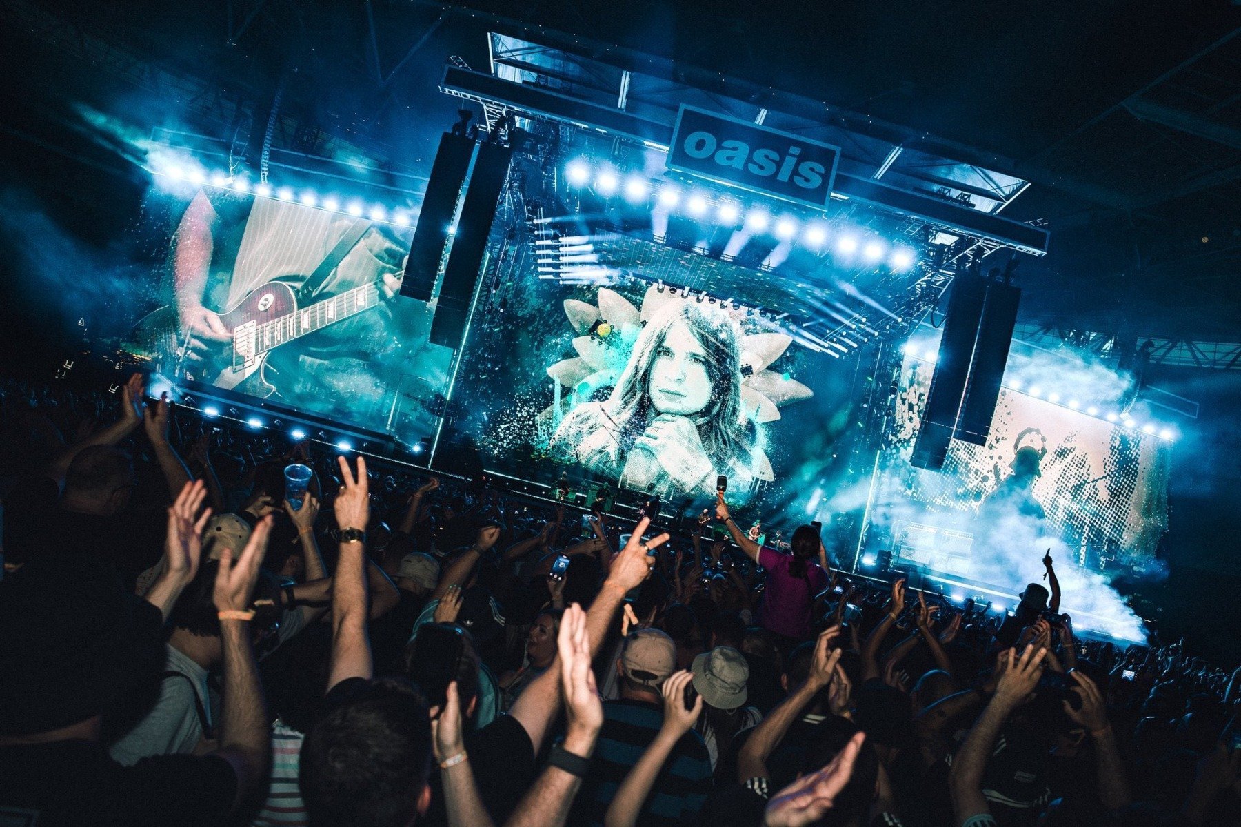 [ad_1] După reacțiile furioase ale fanilor Oasis, nemulțumiți de prețurile excesive ale unor bilete pentru turneul de reunire al trupei britanice, reprezentanții companiei Ticketmaster s-au angajat joi să implementeze politici de tarifare mai transparente
