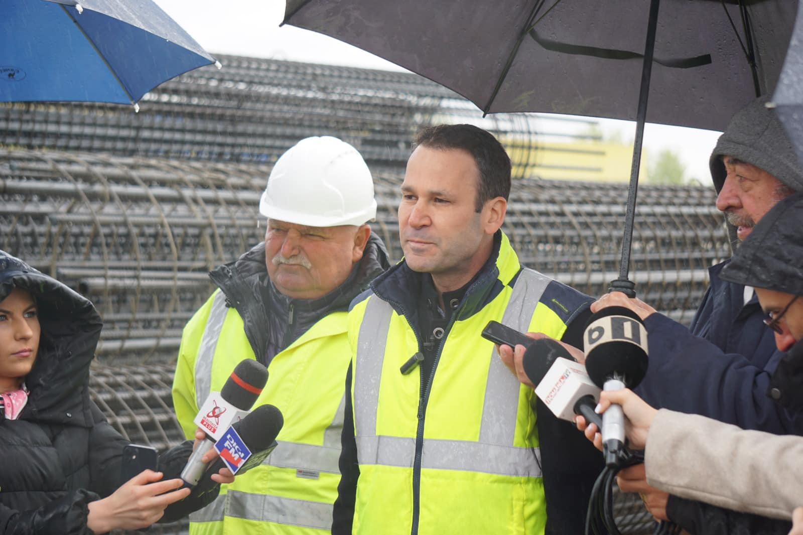 [ad_1] Primăria Sectorului 3 din București demarează o campanie de restructurare, primarul Robert Negoiță menționând că administrația este excesiv de mare, conform unui comunicat transmis de autorități