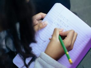 Peste 100.000 de elevi din județul Timiș încep anul școlar fără ceremonialul de deschidere, în timp ce educatorii sindicali participă la protestele din capitalăea noastră”
