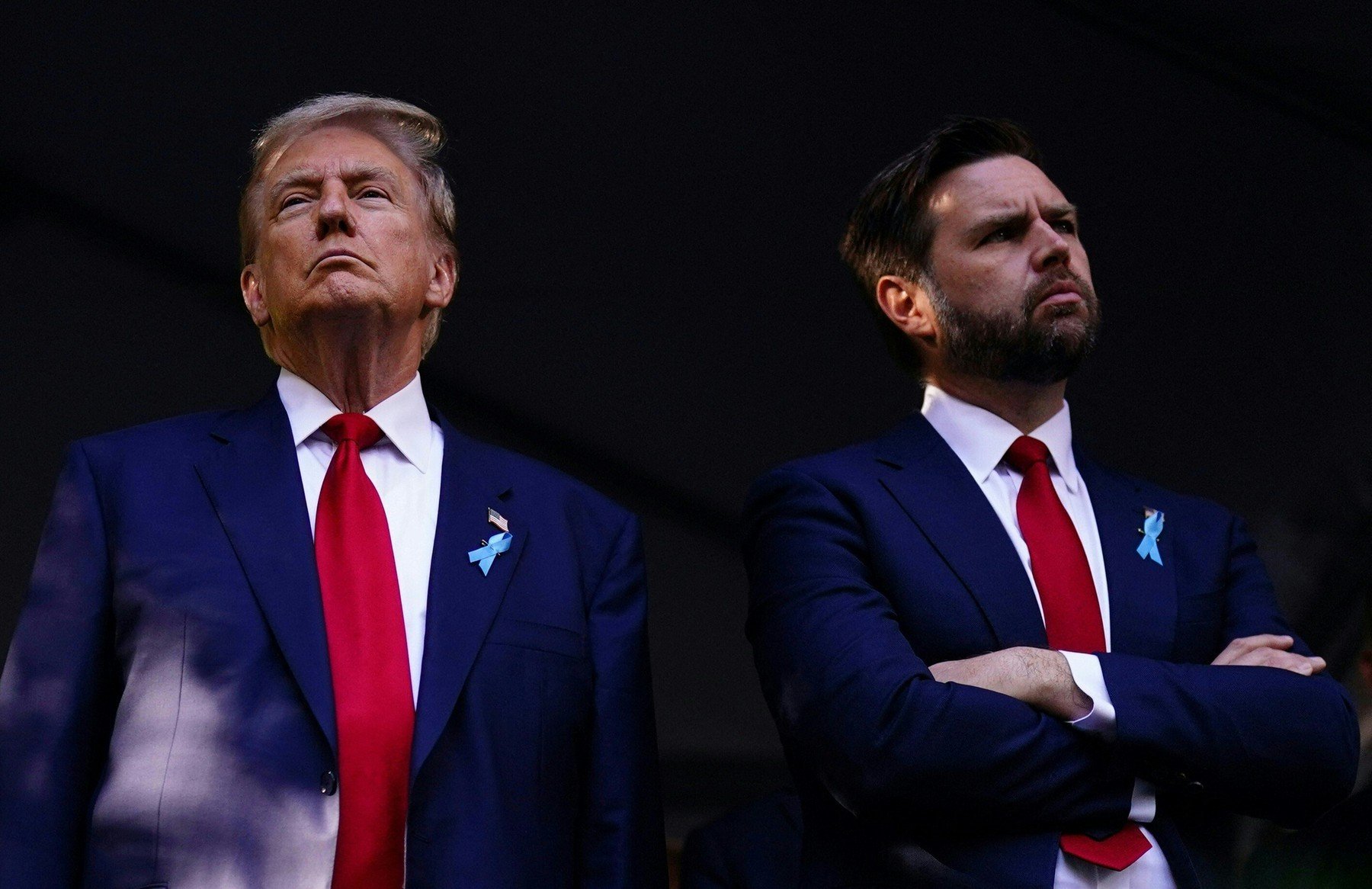 [ad_1] Liderii de vârf ai administrației americane, printre care președintele Donald Trump și vicepreședintele JD Vance, s-au reunit duminică pentru a comemora activistul ultraconservator Charlie Kirk, într-un eveniment organizat pe un stadion cu peste 60.000 de locuri din Arizona, conform agenției de știri France Presse, citată de agenția Agerpres