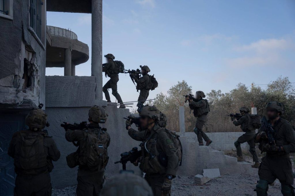 Israel și Hamas se acuză reciproc de spălarea armistițiului, în timp ce atacurile au făcut zeci de victime, inclusiv doi soldați israelieni