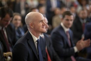 Directorul unei companii crypto a dat afară rapid angajații neadaptați la tehnologia AI