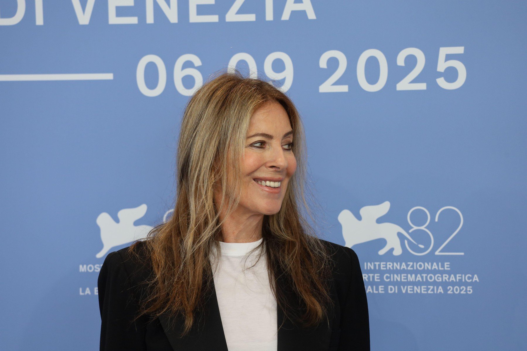 [ad_1] Regizoarea americană Kathryn Bigelow și-a prezentat marți cel mai recent film, intitulat „A House of Dynamite”, la Festivalul de Film de la Veneția