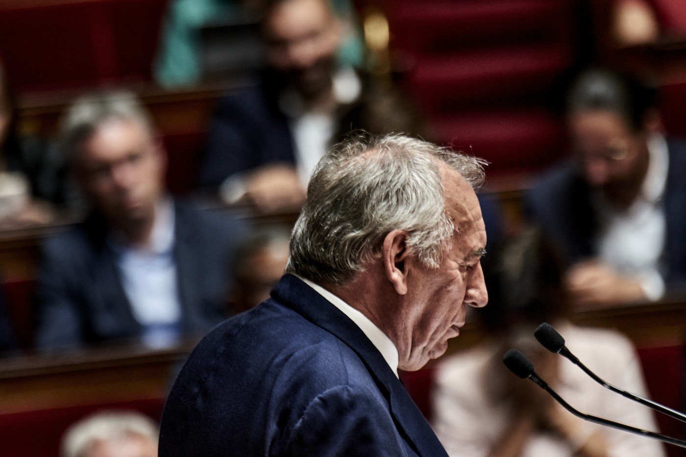 Francois Bayrou este demis de Parlament.