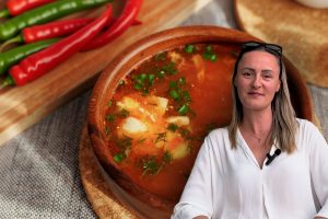 Video: De la Sarmale la Tapas – Andreea Prună, influencer, afirmă că obiceiurile culinare tradiționale românești vor rămâne mereu, iar cele mai reprezentative exemple sunt ciorbele, sarmalele și micii