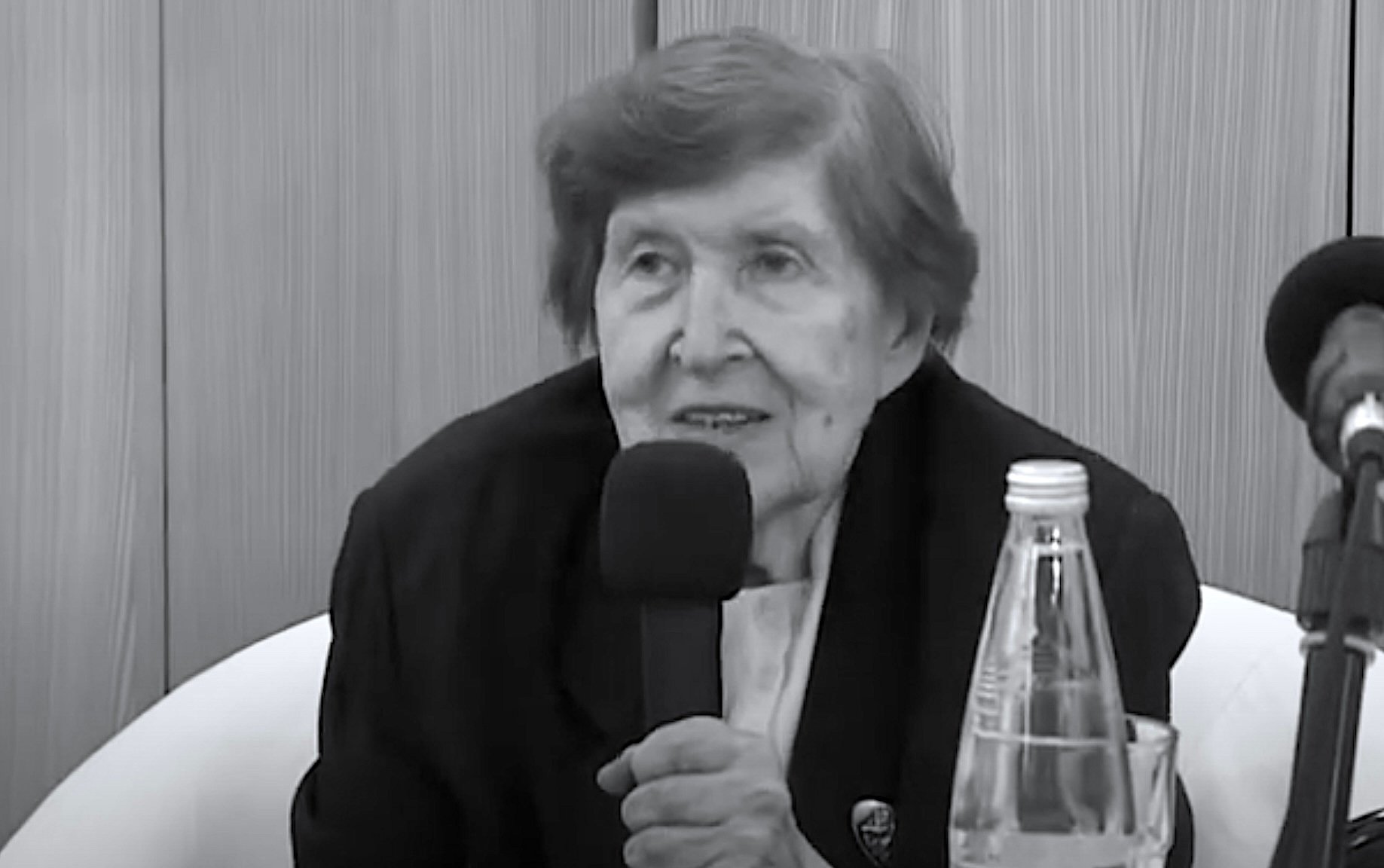 Președintele României a decernat post-mortem Ordinul Național „Serviciul Credincios” în grad de Cavaler surorii fostului lider țărănist Corneliu Coposu, Steluța Lucia Rodica Coposu