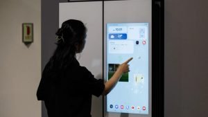 Samsung lansează reclame pe frigiderele smart din SUA, generând nemulțumirea utilizatorilor